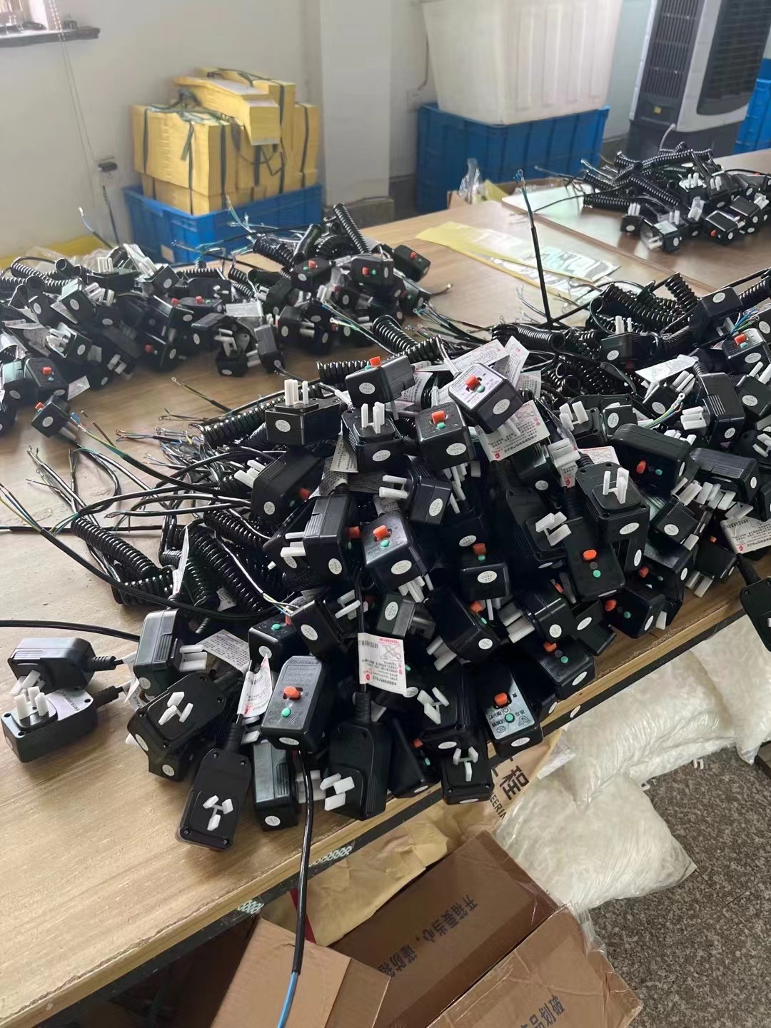 彈簧線漏電保護插頭